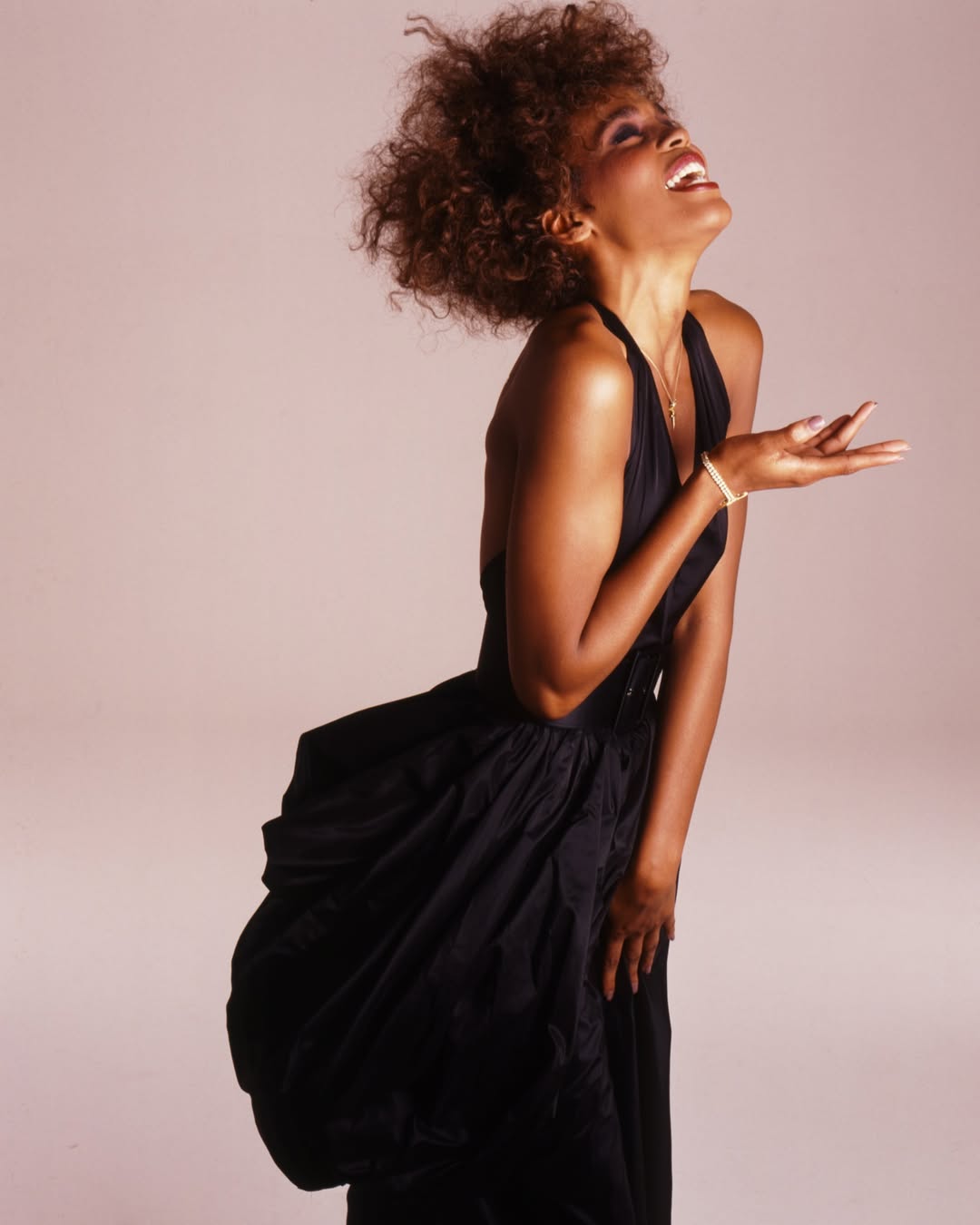 14 vite pa Whitney Houston: Zëri që ndryshoi historinë e muzikës