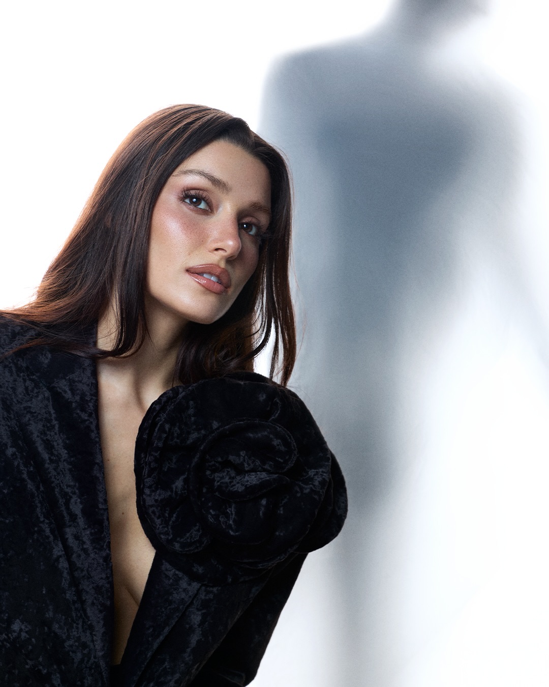 Aktorja e njohur turke , Hande Erçel nën hetim për drogë në Stamboll