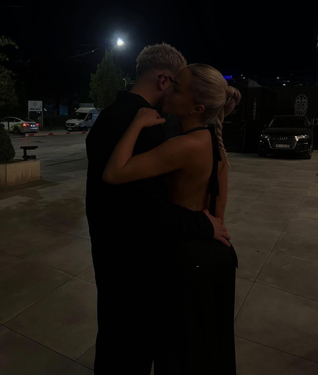 Aurora dhe Kushtrimi ndezin rrjetin, fotografitë e fundit nxisin dyshimet për një romancë
