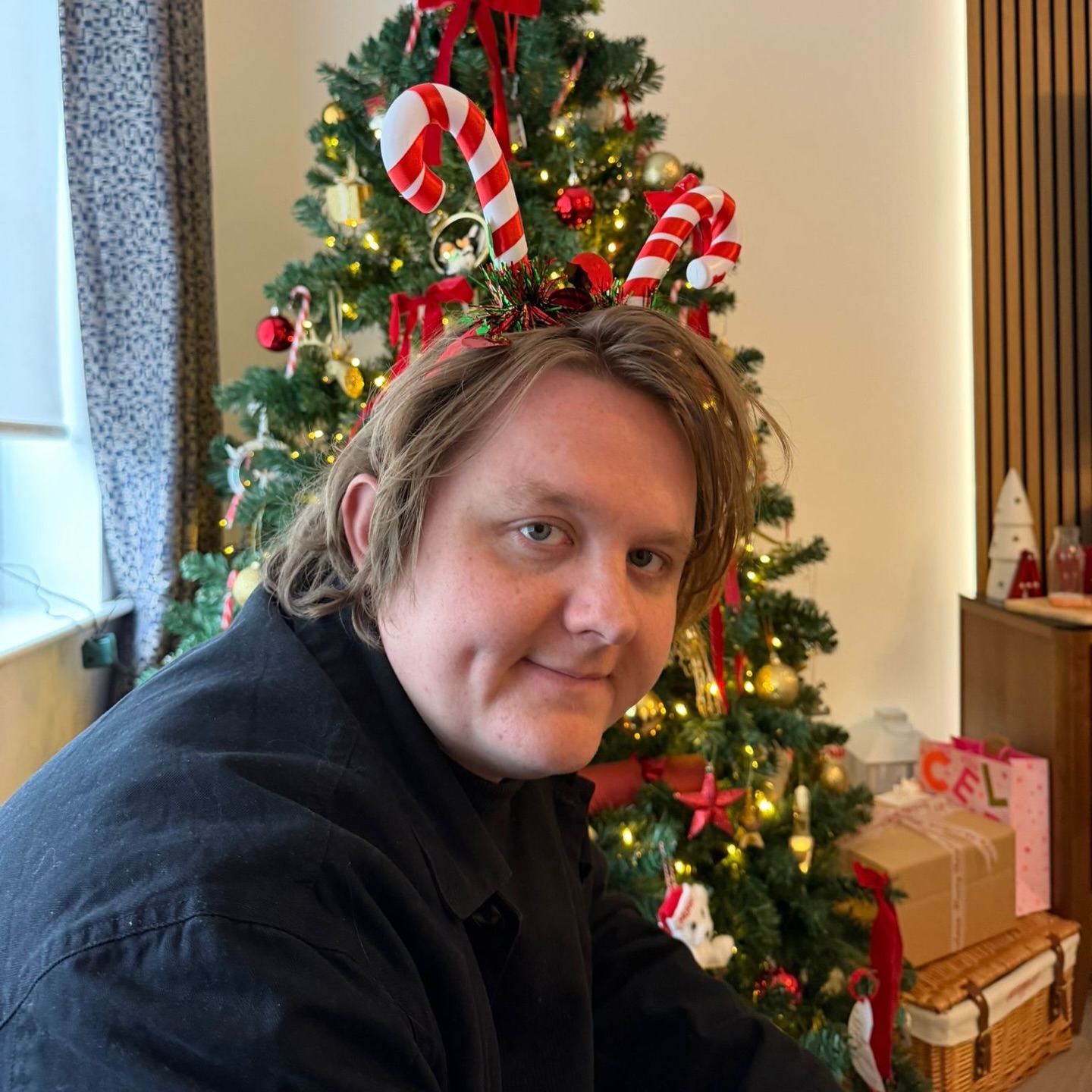 Lewis Capaldi magjeps publikun në natën e dytë të Sunny Hill Festival