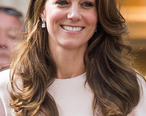 kate-middleton_glamour_1sep16_get-b