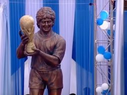 2017-12-12 13_51_10-Maradona statue unveiled in India becomes target of online ridicule - YouTube