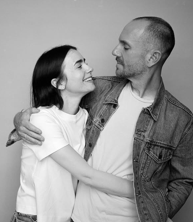 Lily Collins, ylli i serialit hit të Netflix Emily në Paris bëhet nënë për herë të parë