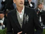 What a lovely night and exhibition at the #metgala Thank you @elsajin519 for the bespoke brooch,