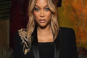 When the Supermodel catwalks into the Super Bowl party, the crowd goes…Styling- @wilfordlenov Ha