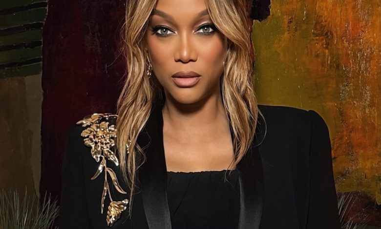 When the Supermodel catwalks into the Super Bowl party, the crowd goes…Styling- @wilfordlenov Ha