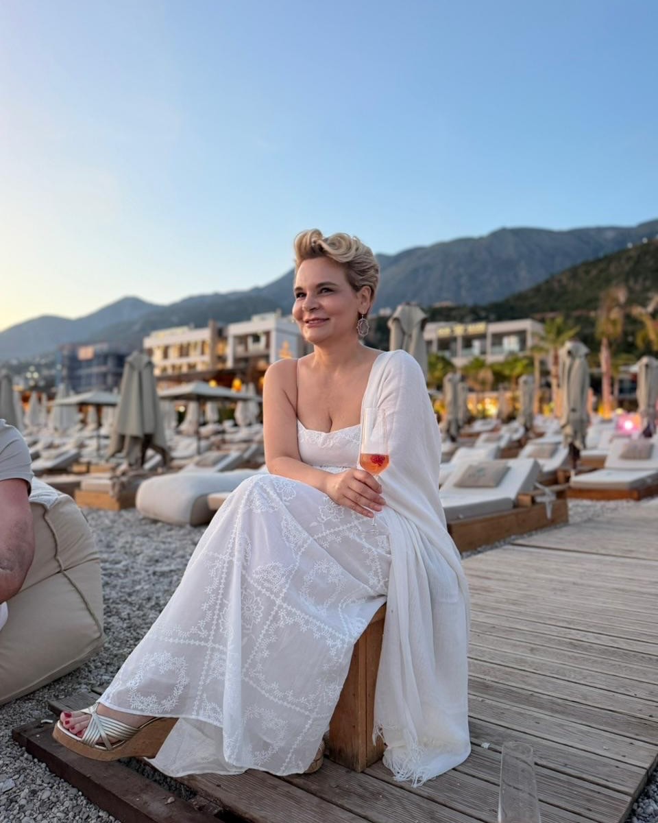 Monika Kryemadhi flet për jetën personale: “Më mirë single sesa me dikë mbi kokë”